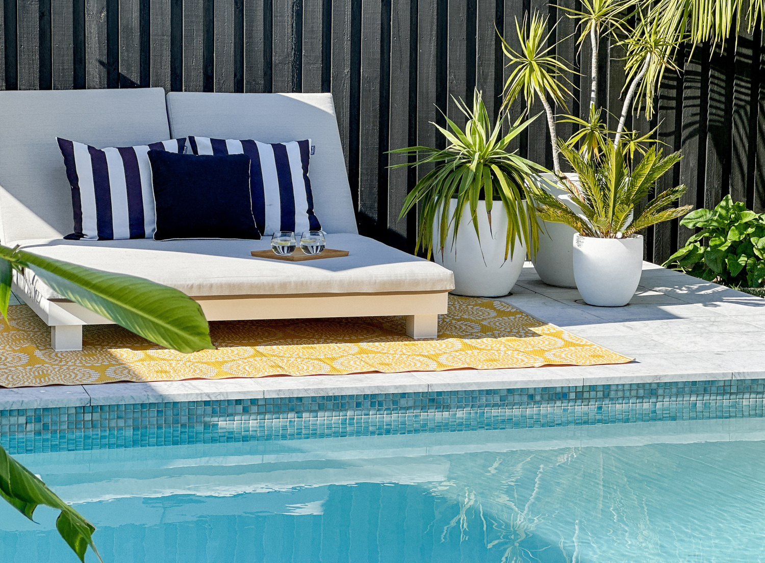 Empress-Reversible-Outdoor-Rug