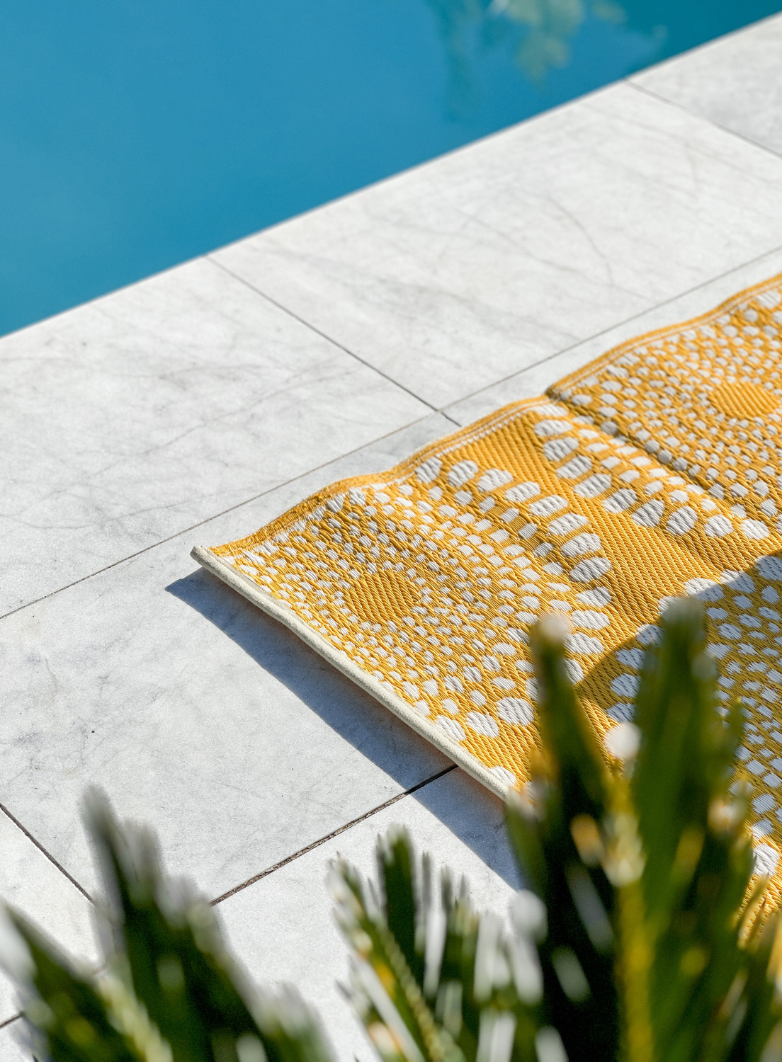 Empress-Reversible-Outdoor-Rug
