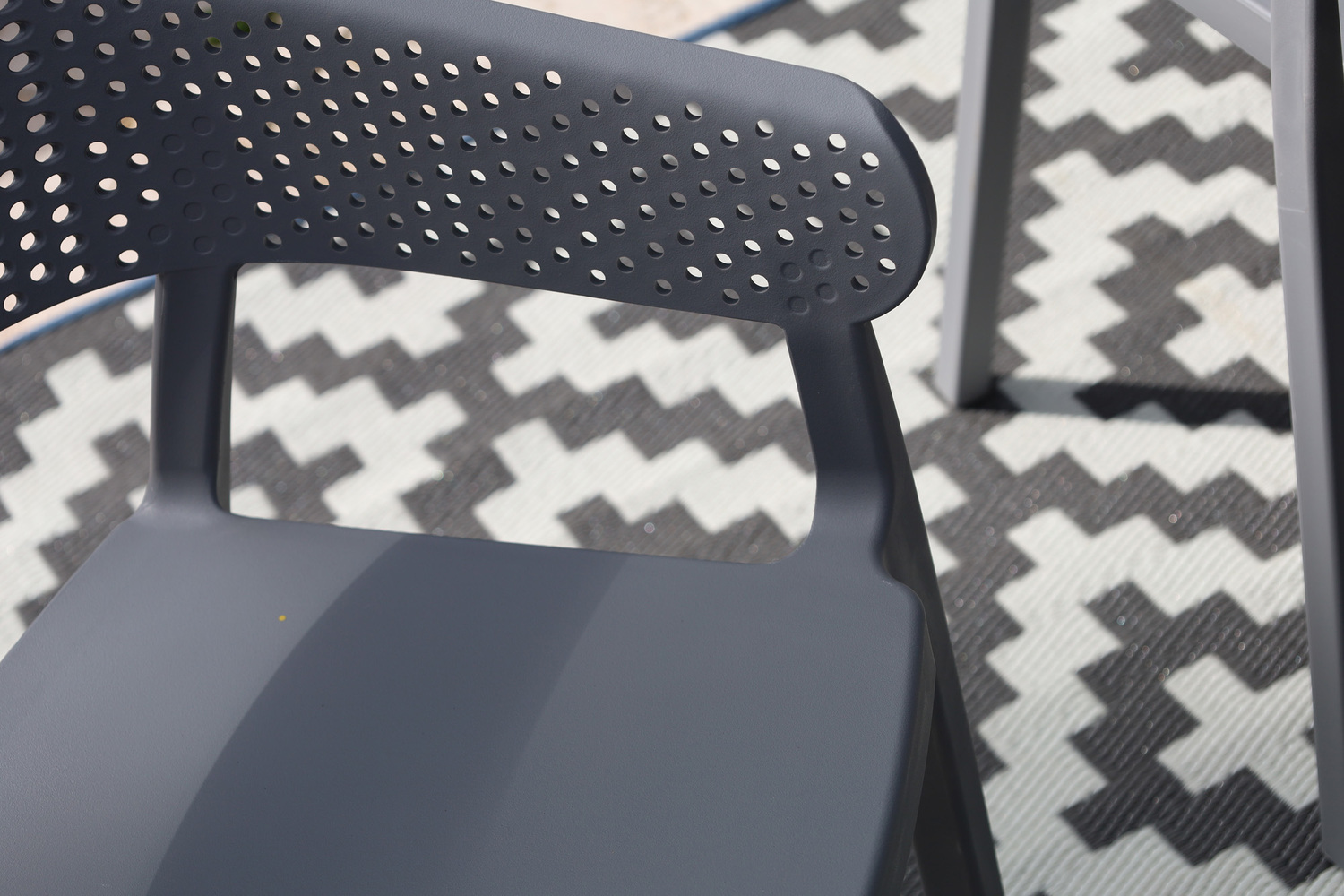 Grey-and-White-Aztec-Style-Outdoor-Rug-PLRAZTGRY