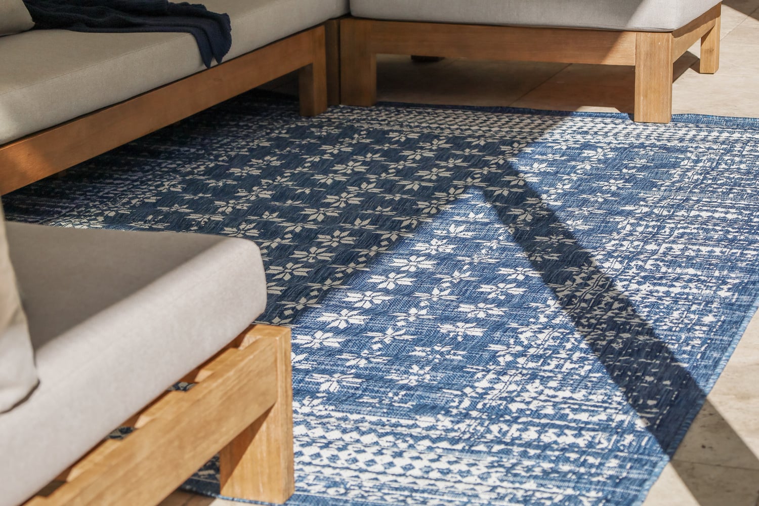 Pearl-Blue-Floral-Power-Loomed-Indoor-Outdoor-Rug