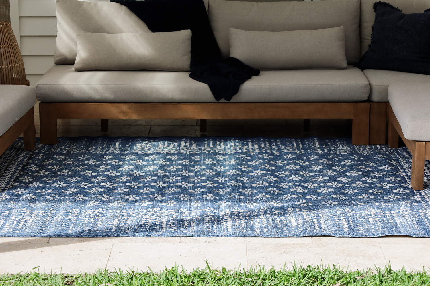 Pearl-Blue-Floral-Power-Loomed-Indoor-Outdoor-Rug