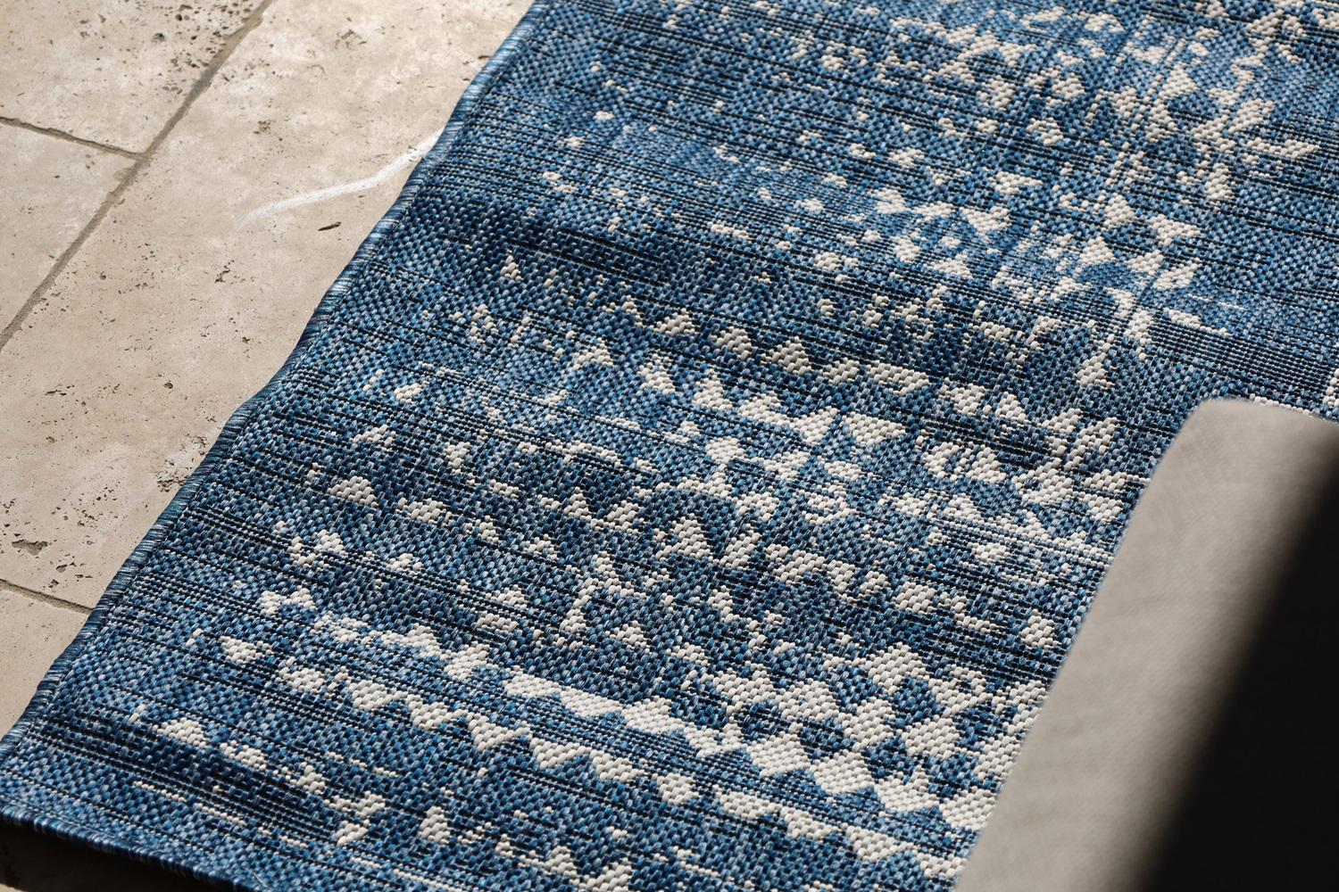 Pearl-Blue-Floral-Power-Loomed-Indoor-Outdoor-Rug