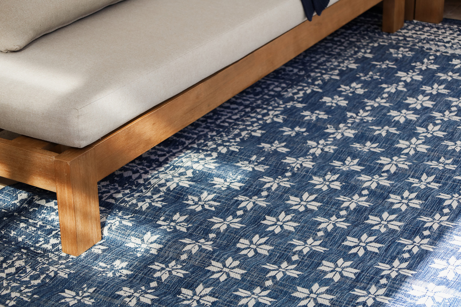 Pearl-Blue-Floral-Power-Loomed-Indoor-Outdoor-Rug