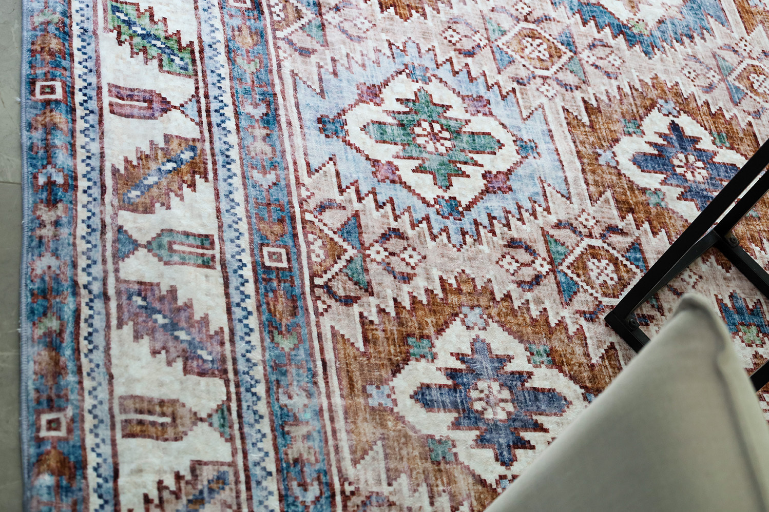 Nura-Machine-Washable-Rug