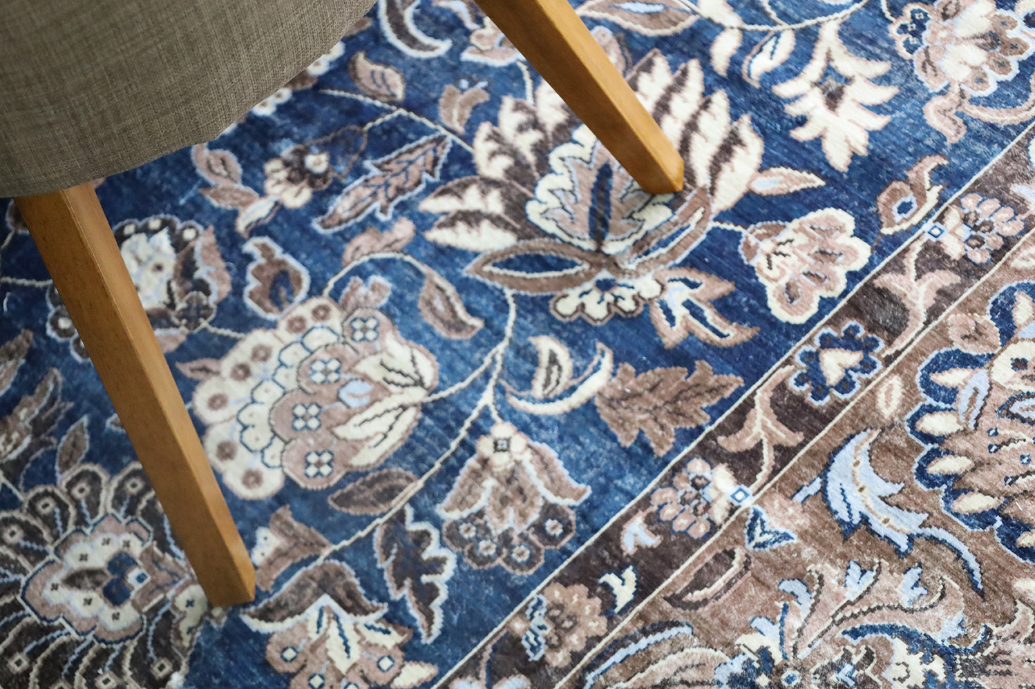 Aisha-Machine-Washable-Rug
