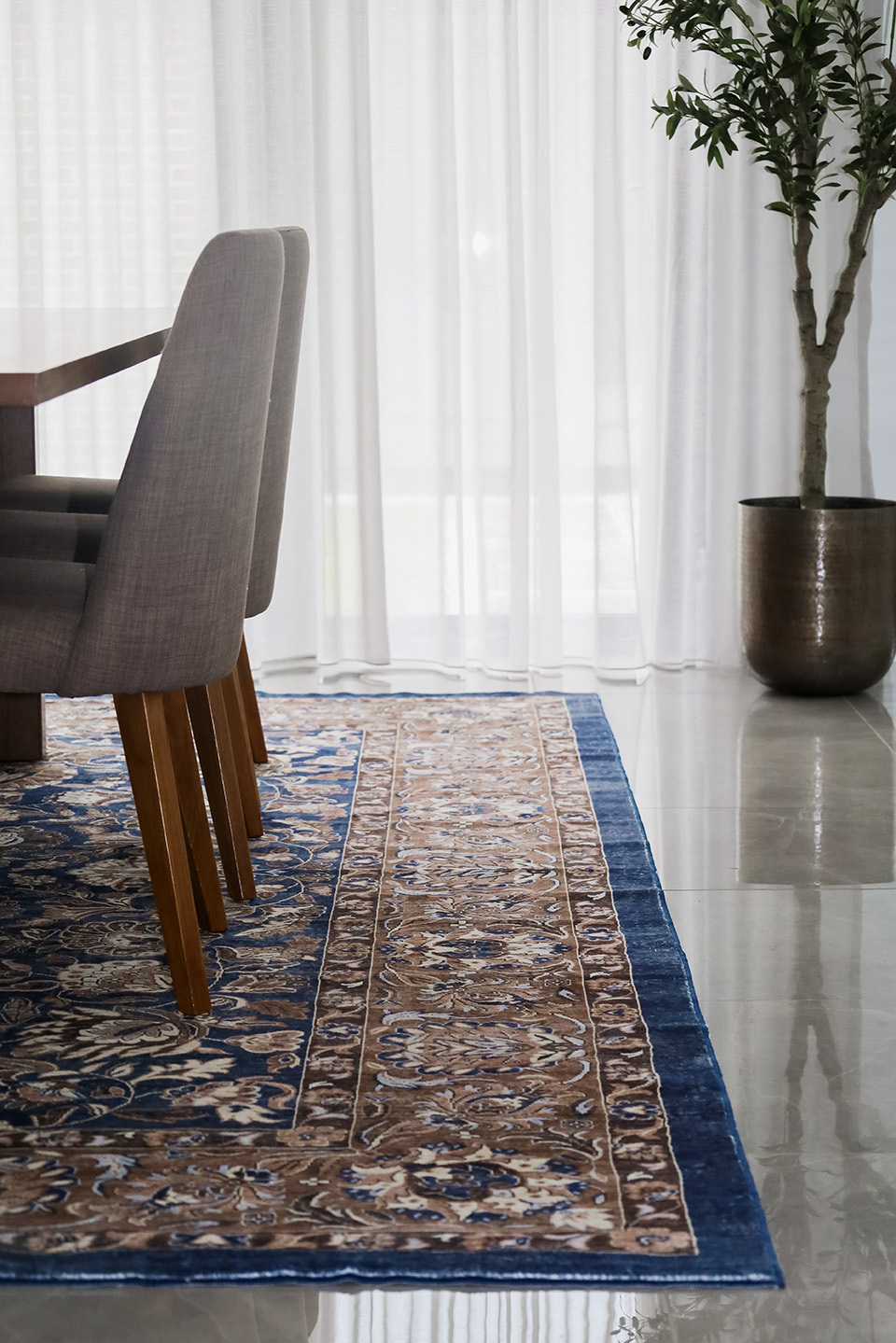 Aisha-Machine-Washable-Rug