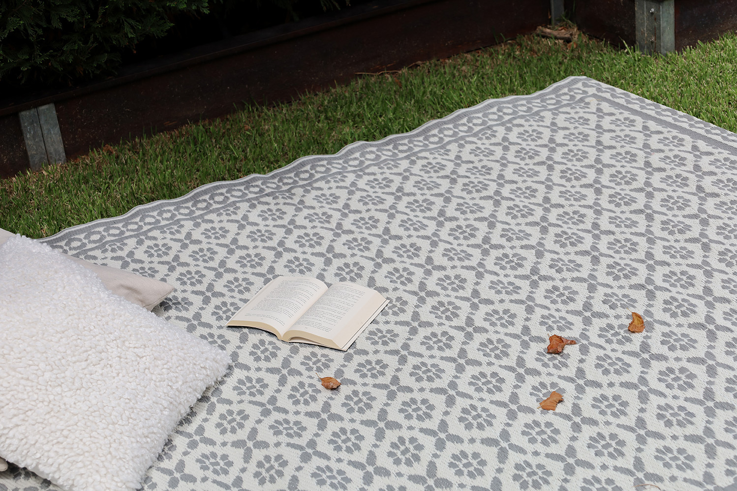 Grey-Rasha-Outdoor-Rug