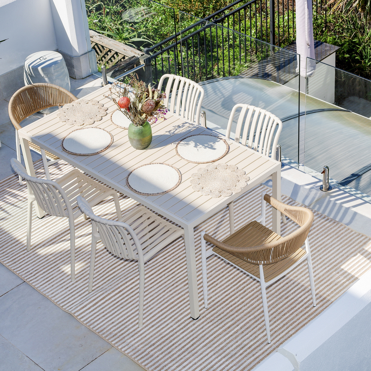 Sand-Newark-Indoor-Outdoor-Rug
