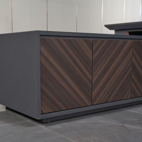 Tamarah Executive Desk with Return