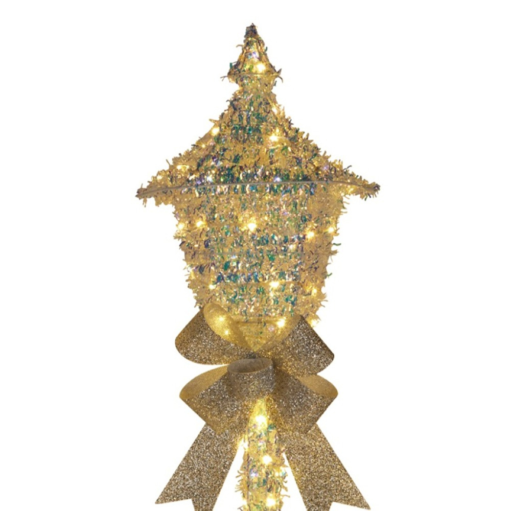 Darien LED Christmas Lamp Post