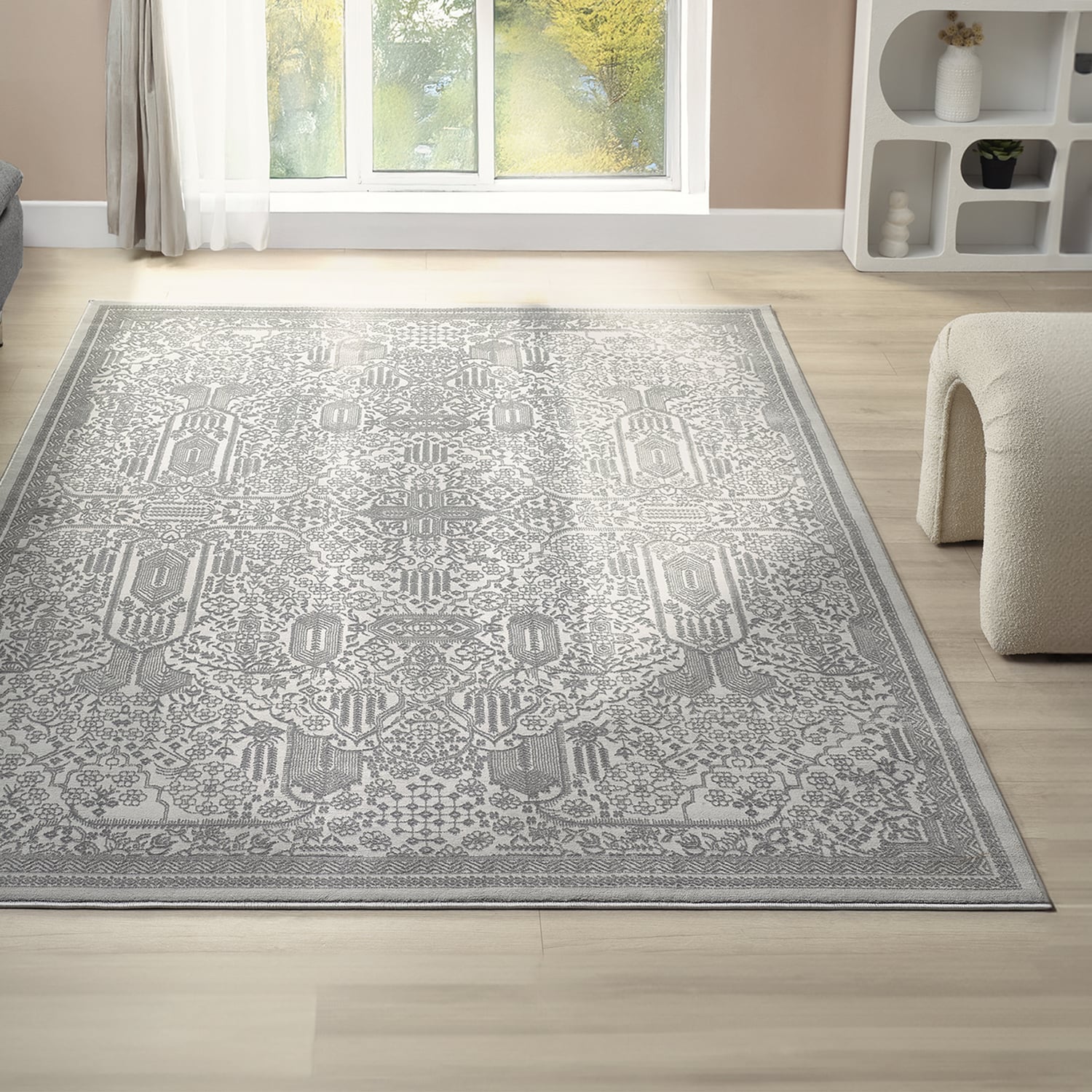 Nostra Traditional Rug