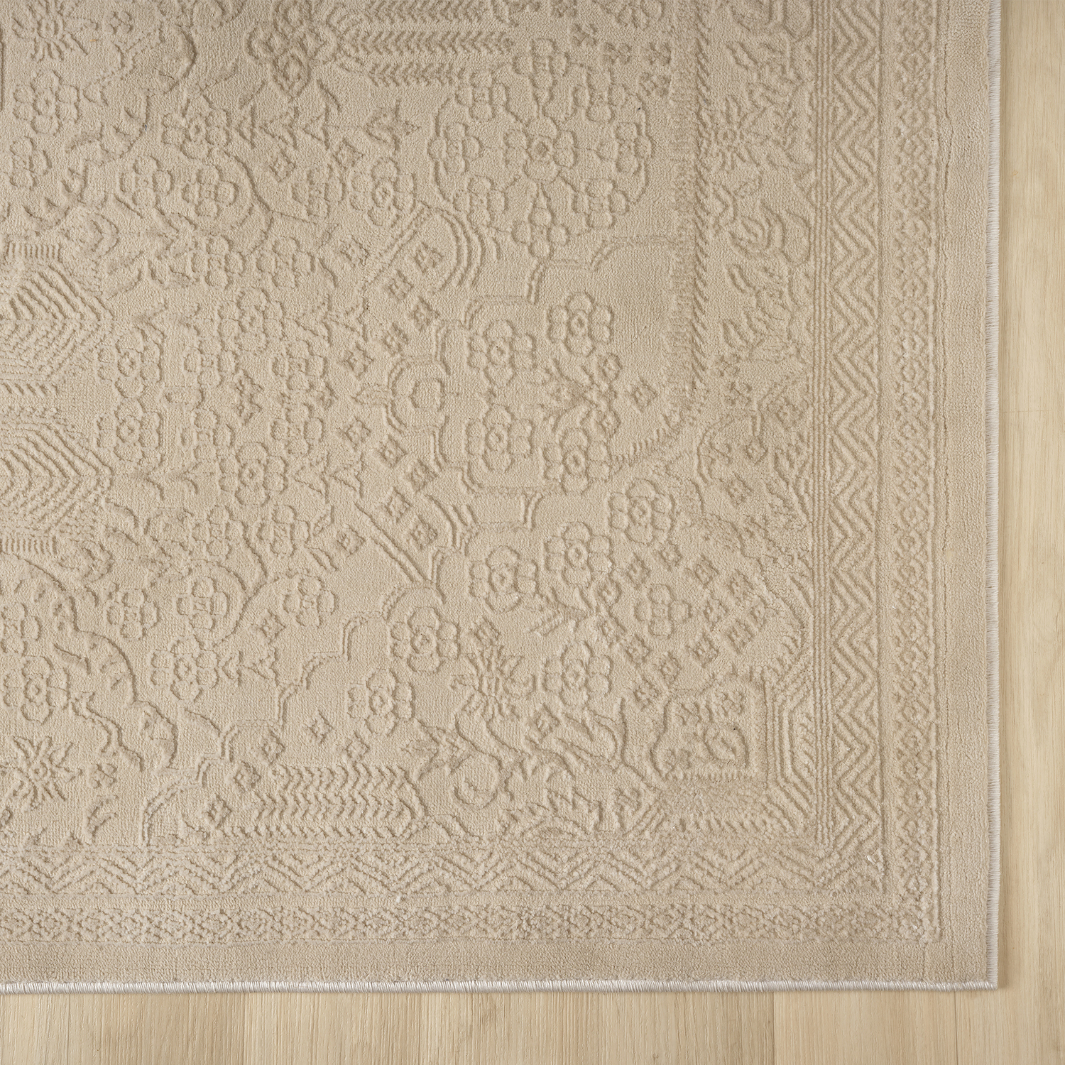 Nostra Traditional Rug