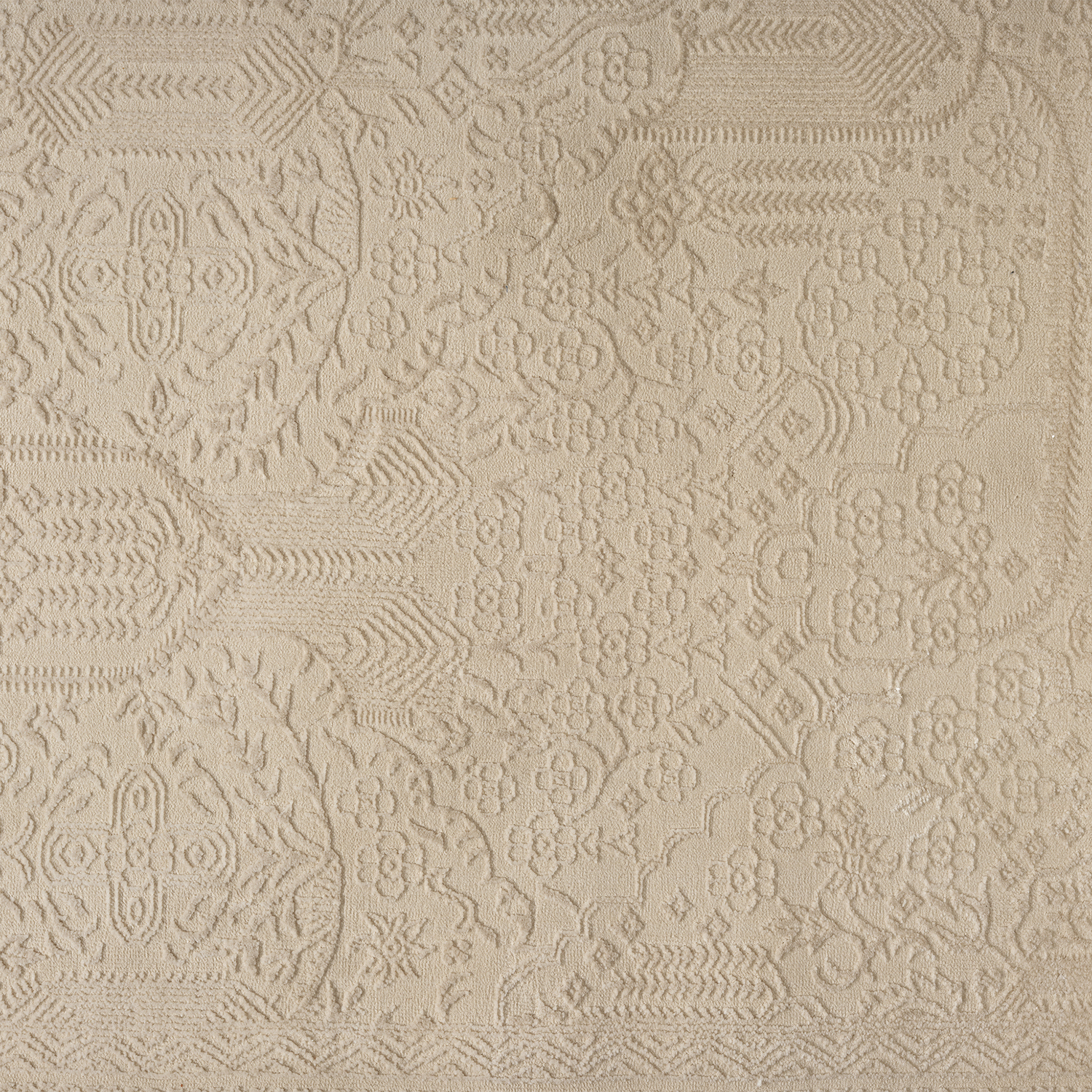 Nostra Traditional Rug