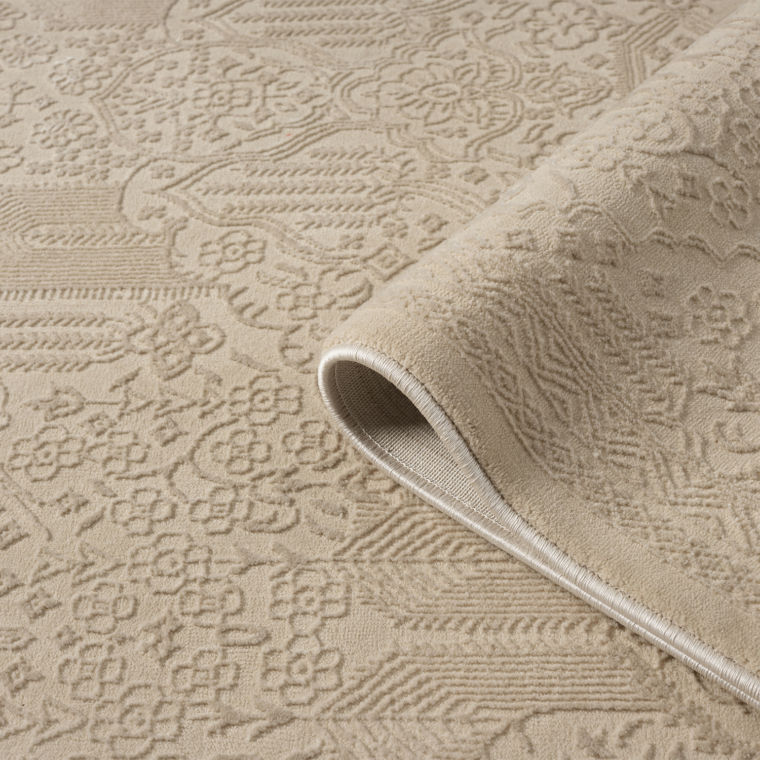 Nostra Traditional Rug