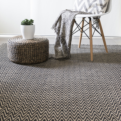 ElementalRugCollective Black Chevron Cotton & Jute Rug Temple & ster