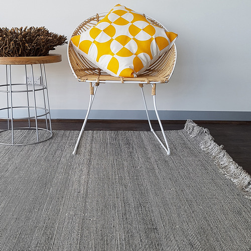 Silver Century Fringed Hand-Woven Rug
