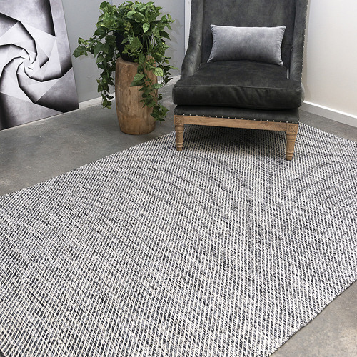 Black Lima Hand-Woven Cotton Rug