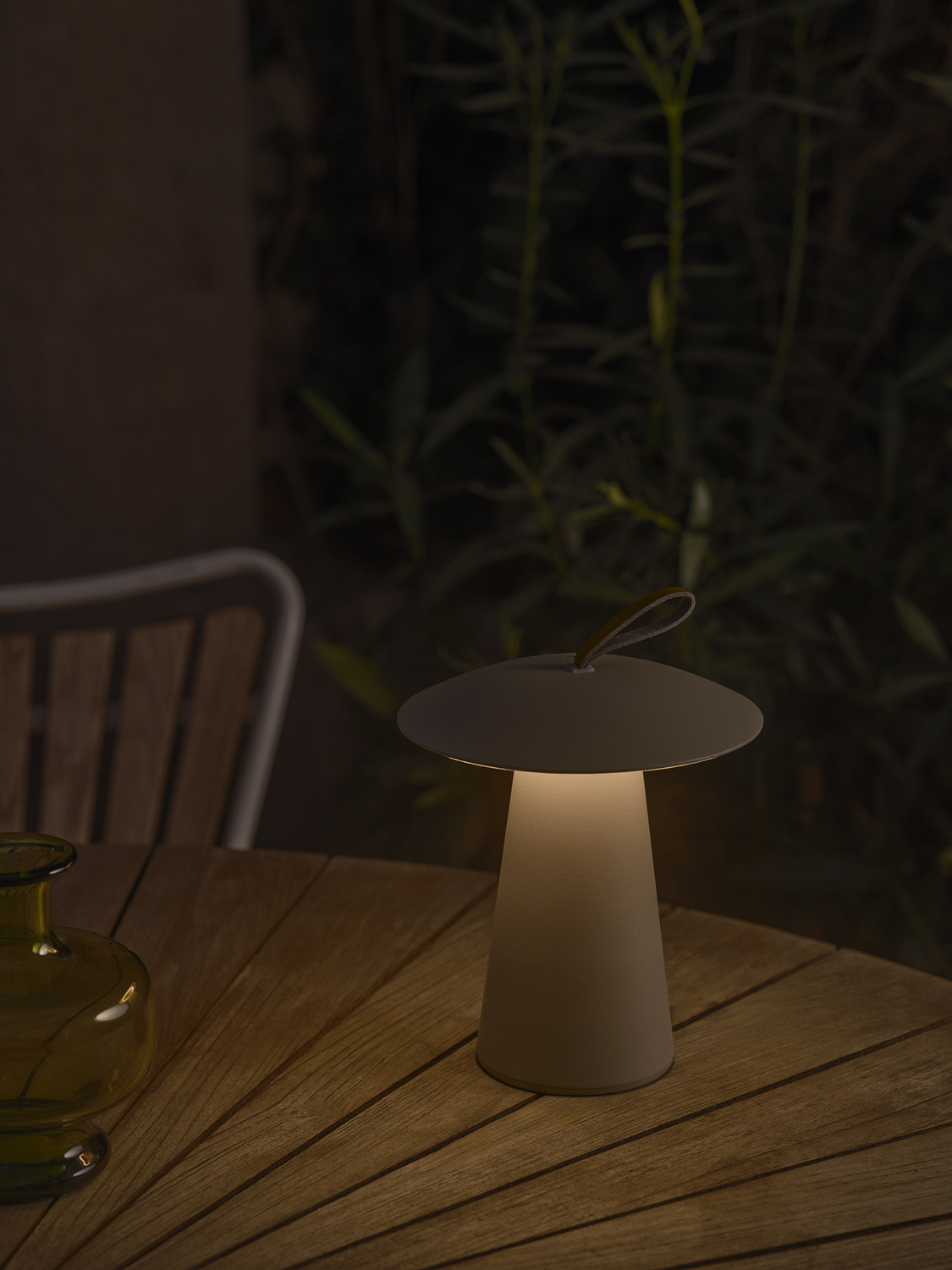 Ara Outdoor Lamp with USB Cable