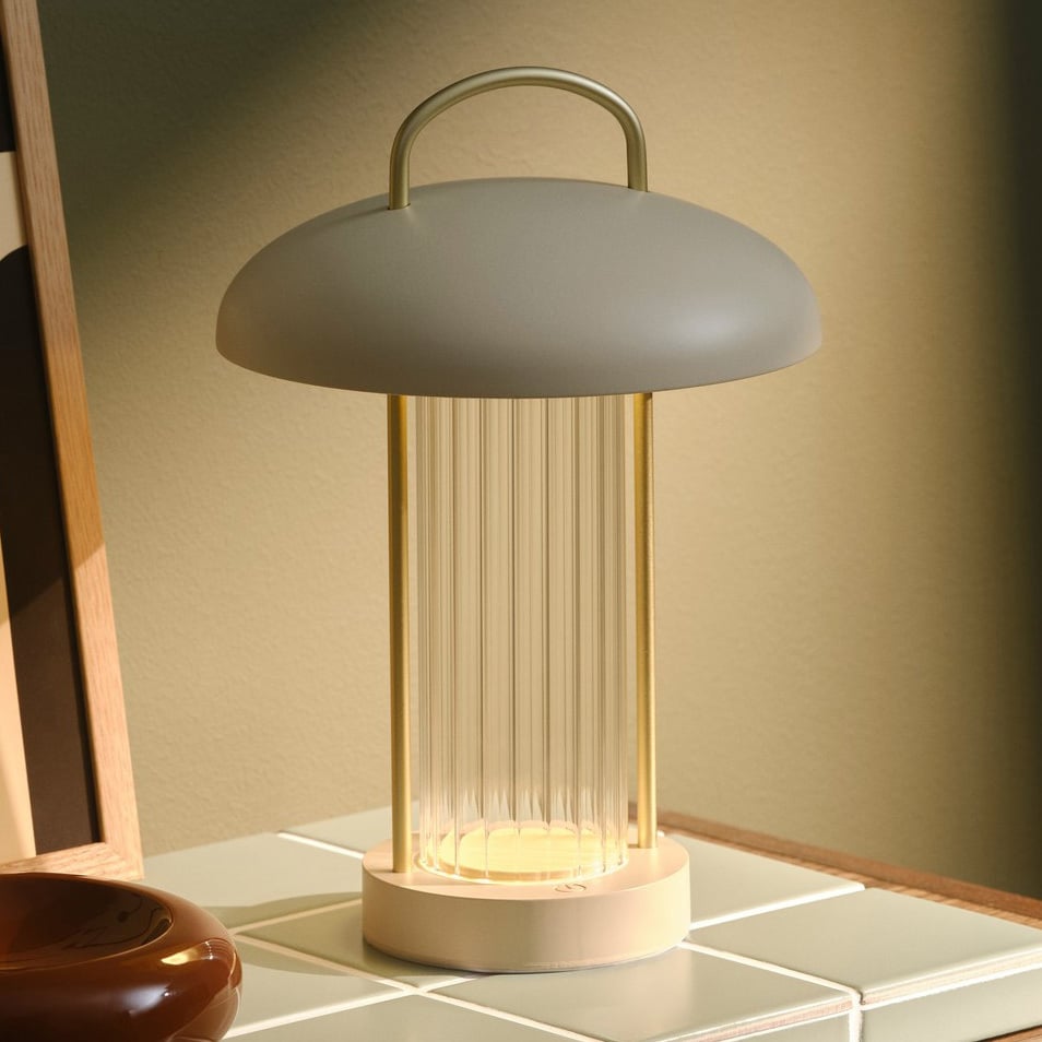 Mirano Outdoor Lamp with USB Cable