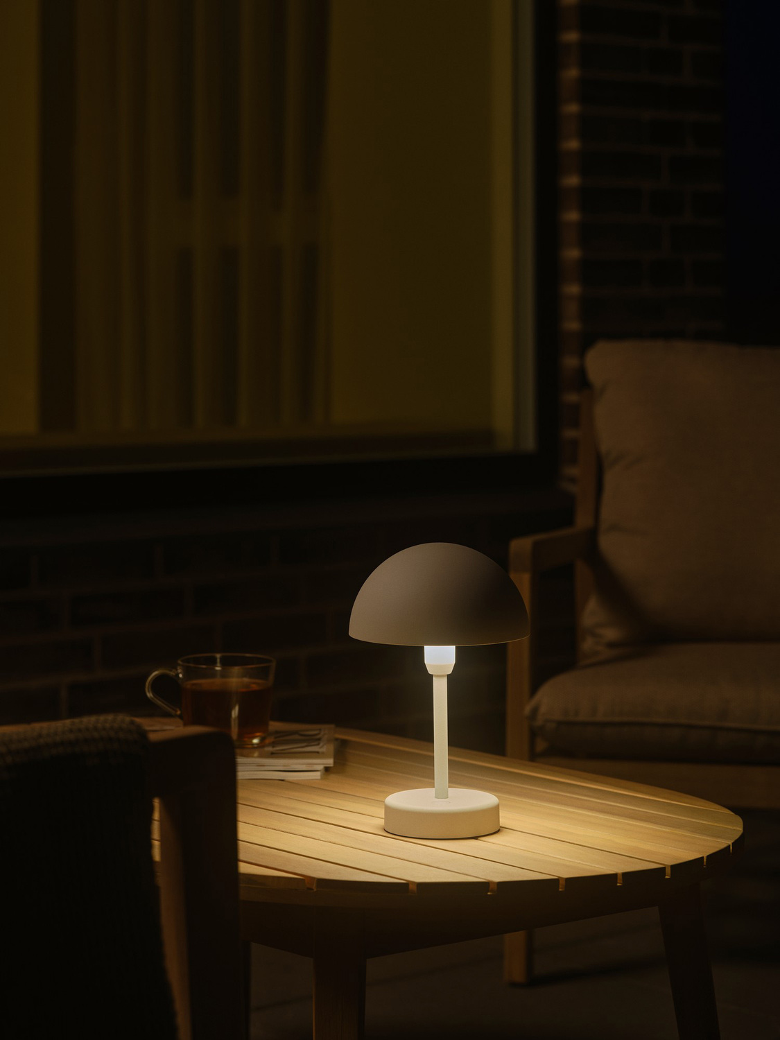Ellen Outdoor Lamp