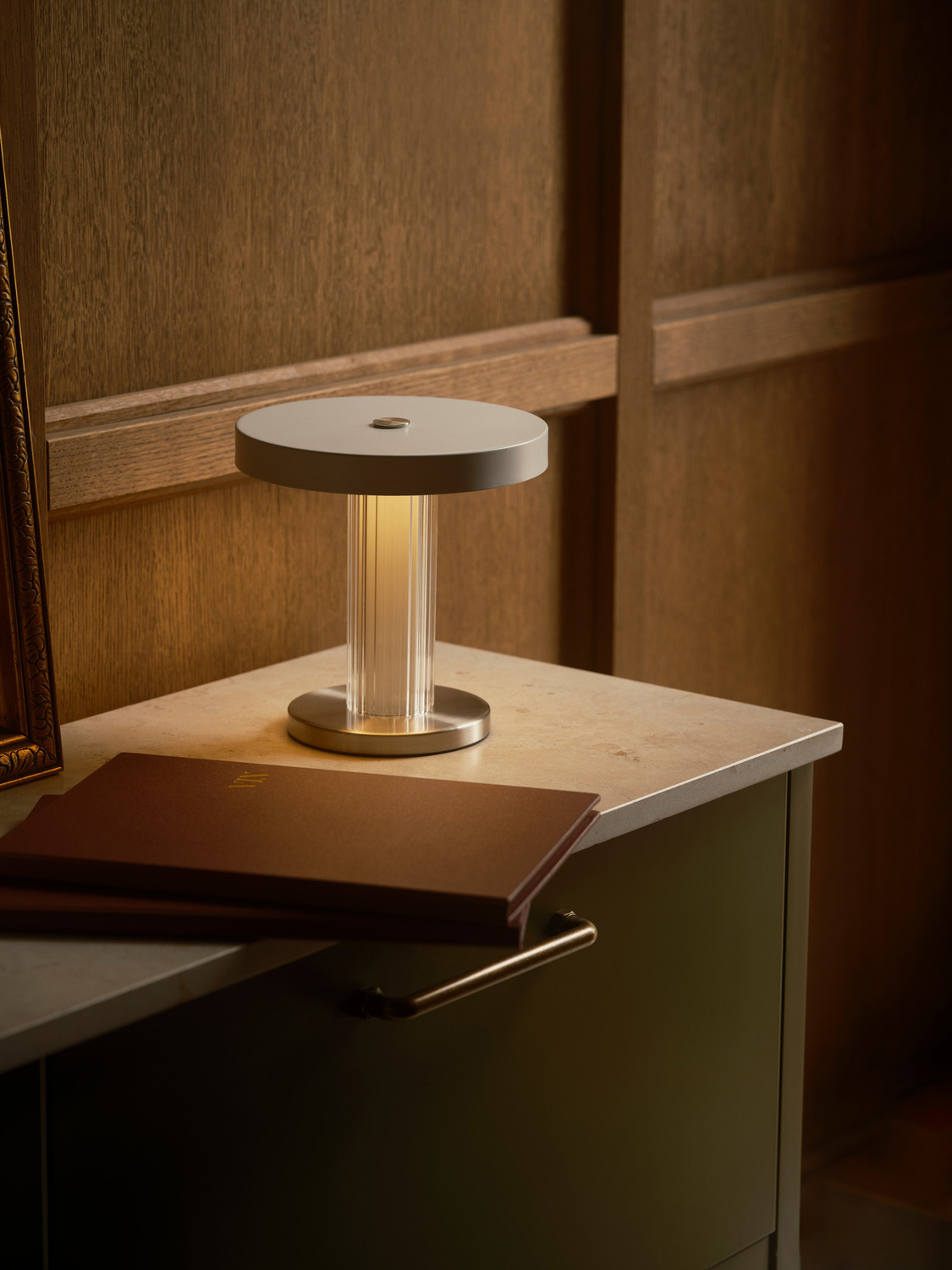 Trezzi Outdoor Lamp with USB Cable