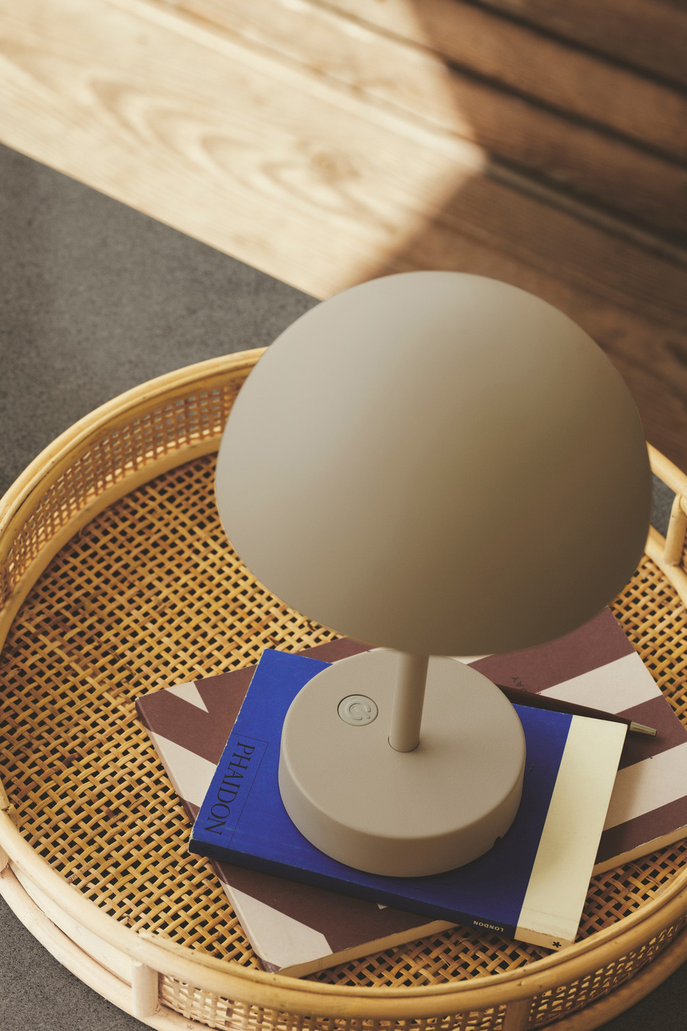 Ellen Outdoor Lamp