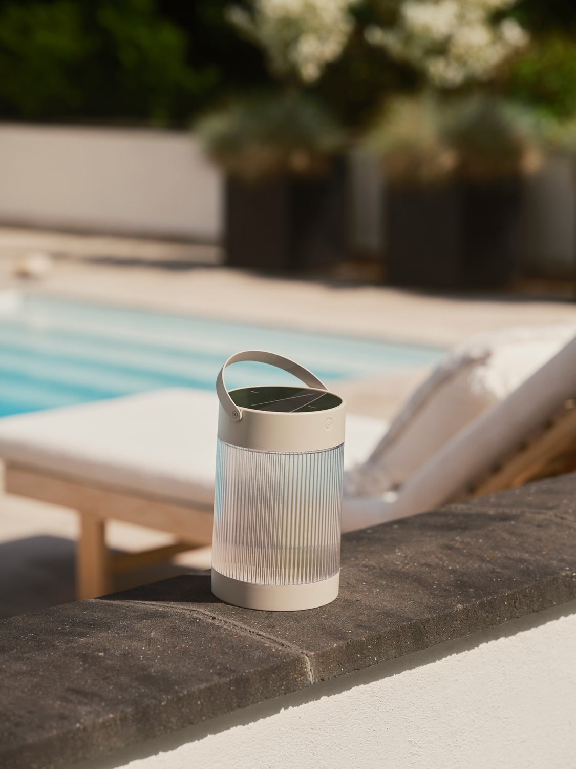 Coupar Solar Outdoor Lamp with USB Cable