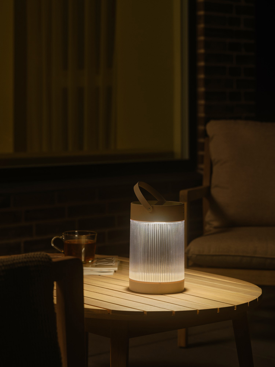 Coupar Solar Outdoor Lamp with USB Cable