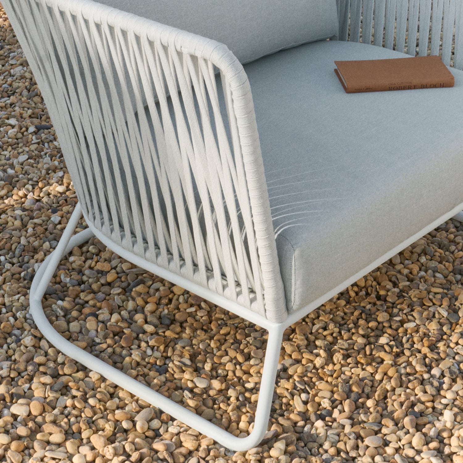 Hanes Outdoor Lounge Chair