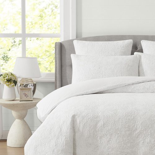 Off White Trailing Laurissa Quilt Cover Set