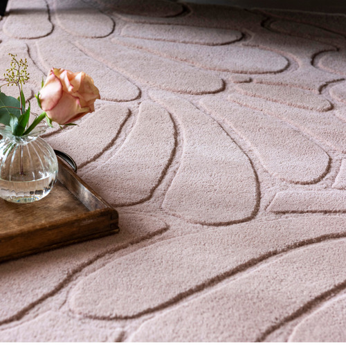 Chalk Pink La Coleby Petals Hand-Tufted Wool Rug