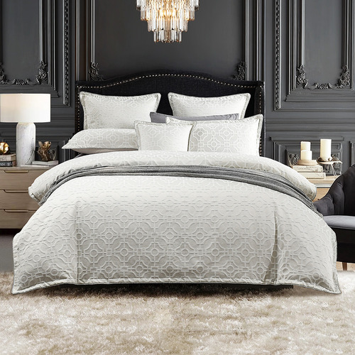 Sekhmet Quilt Cover Set