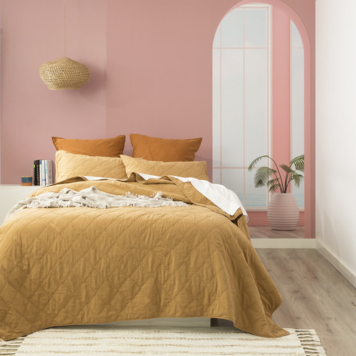 Wood Attwood Vintage Stonewashed Quilted Cotton Coverlet Set