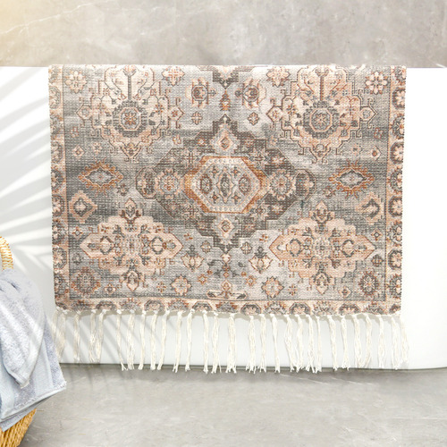 Philo Hand-Woven Bath Math