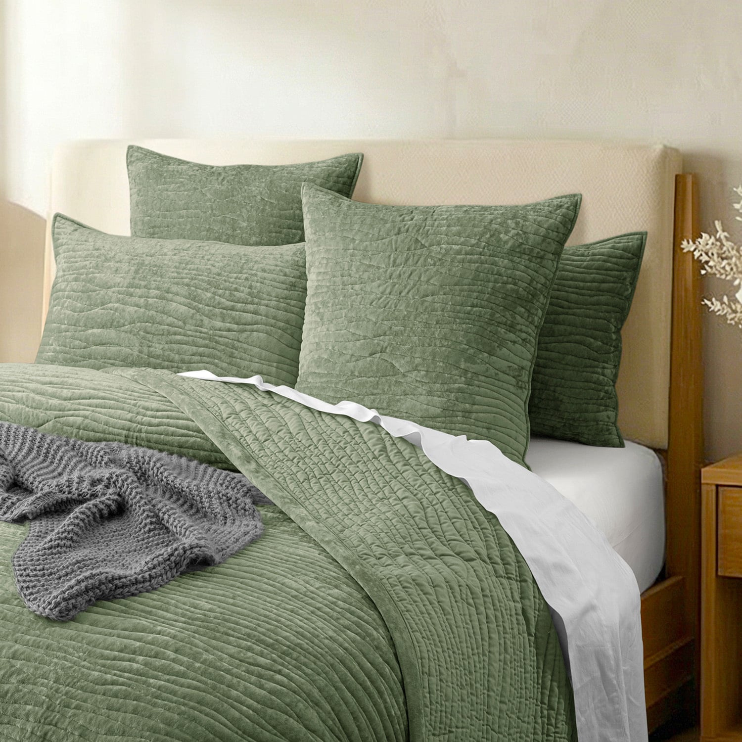 Military Bramble Velvet & Cotton Coverlet Set