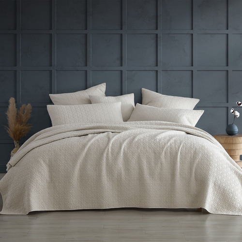 Linen Kayo Quilted Cotton Coverlet