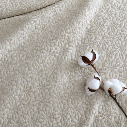 Linen Kayo Quilted Cotton Coverlet