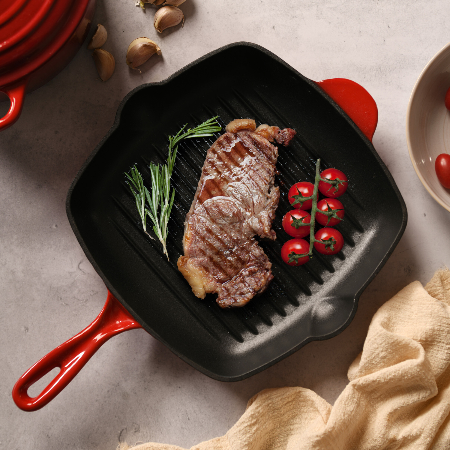 2-Piece-Cast-Iron-Fry-Pan-and-Grill-Pan-Set