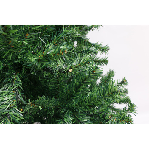 Sylvanus-Light-Up-Christmas-Tree