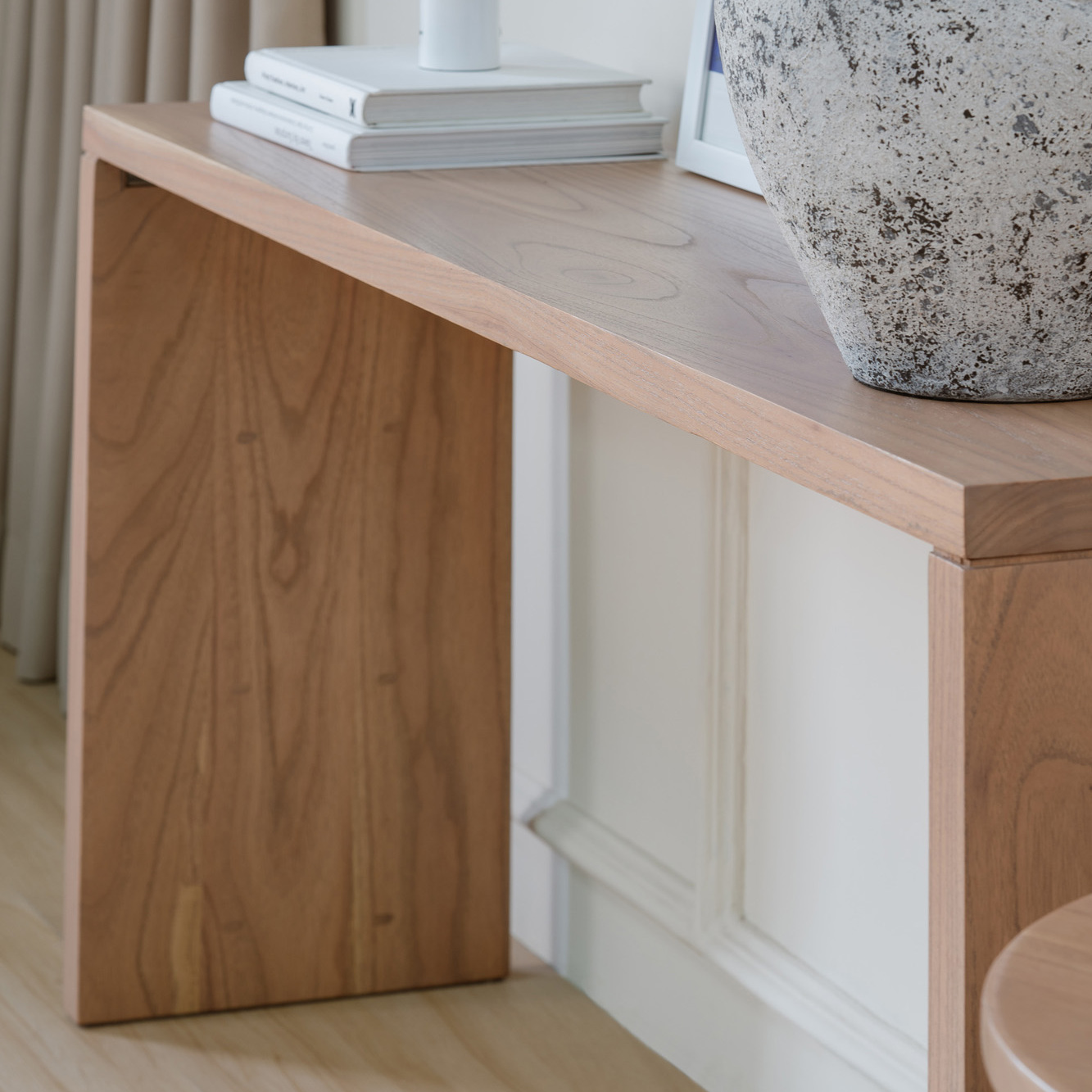 Delphine-Mindi-Wood-Console-Table
