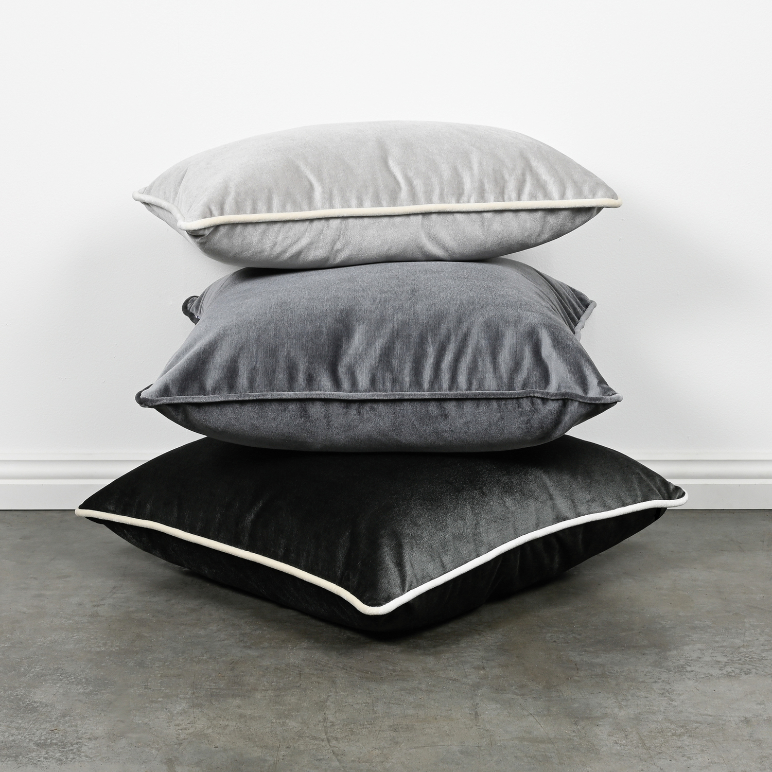 Hermann-Piped-Rectangular-Velvet-Cushion-DDCL