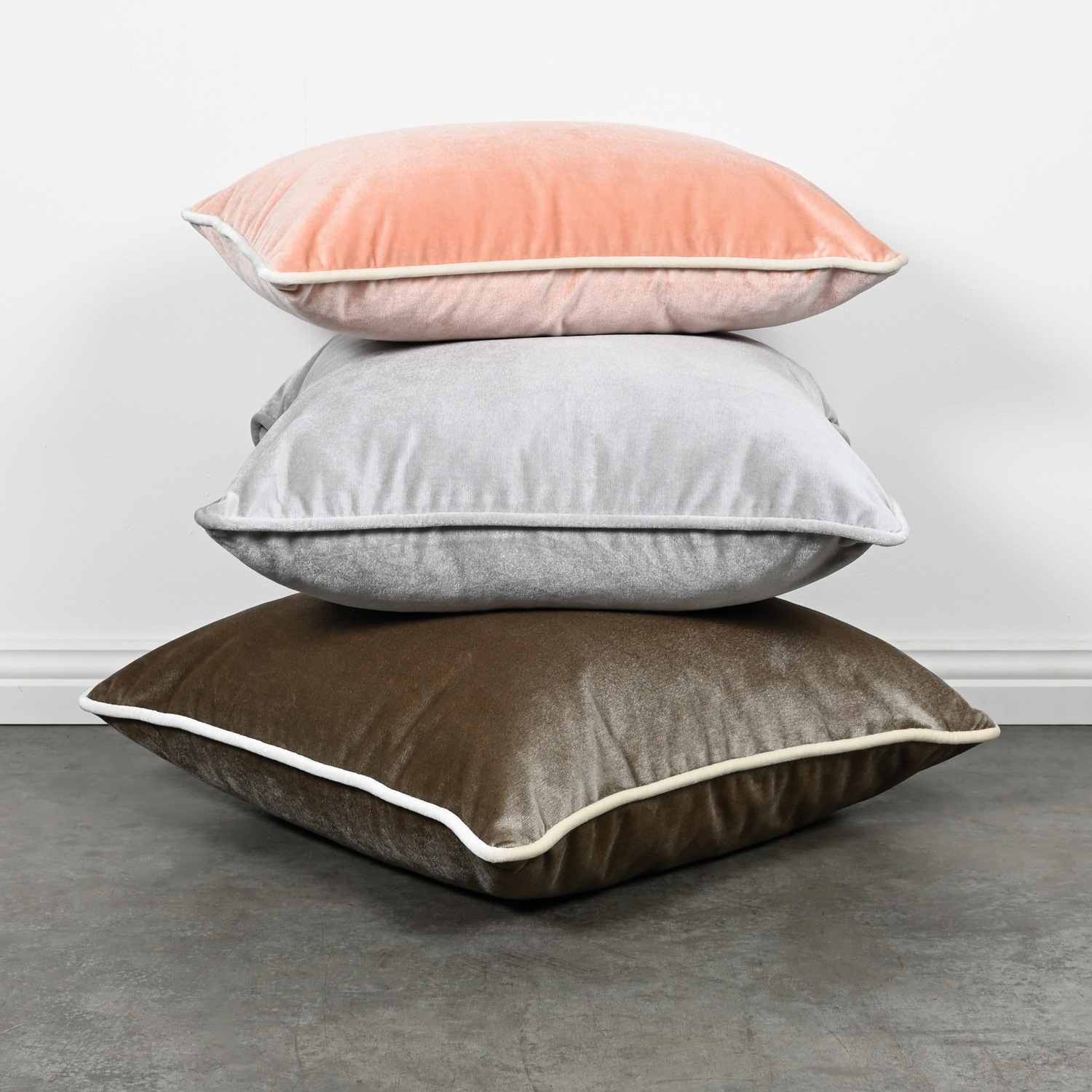 Hermann-Piped-Rectangular-Velvet-Cushion-DDCL