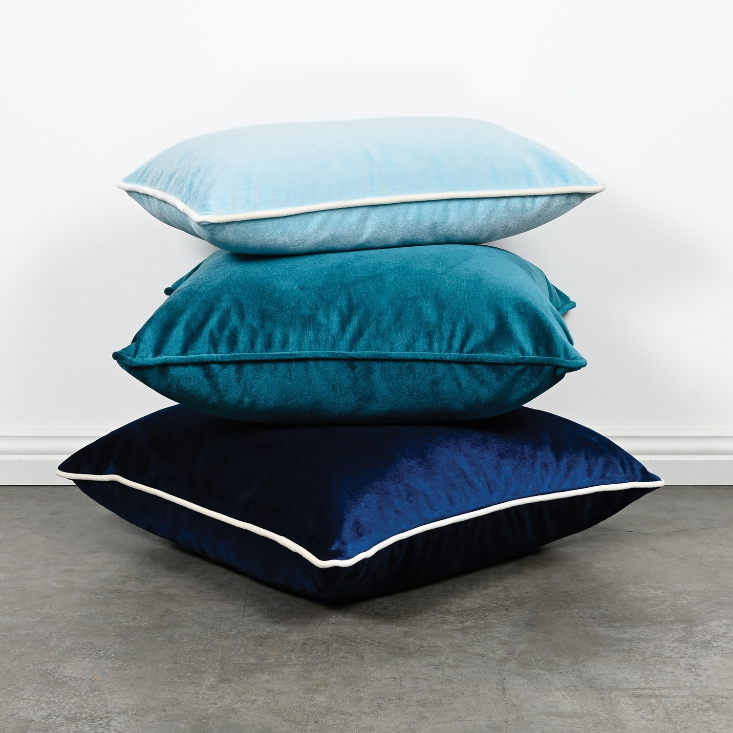Laine-Piped-Square-Velvet-Cushion-DDCL