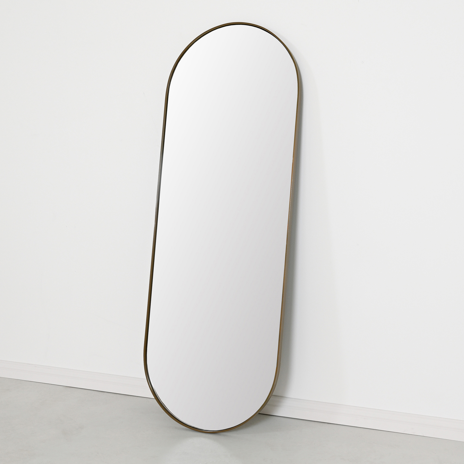 Ludlow-Oval-Steel-Wall-Mirror