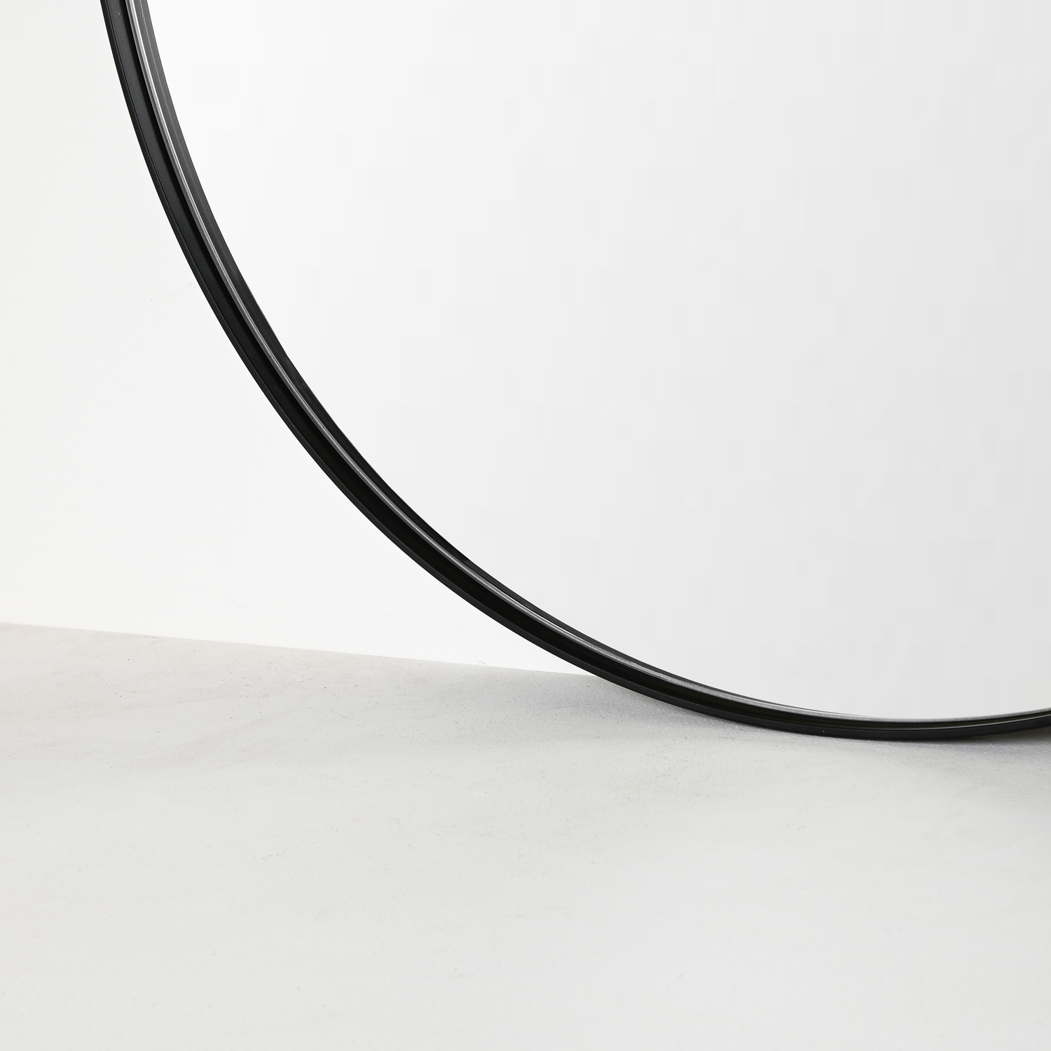 Ludlow-Round-Steel-Wall-Mirror