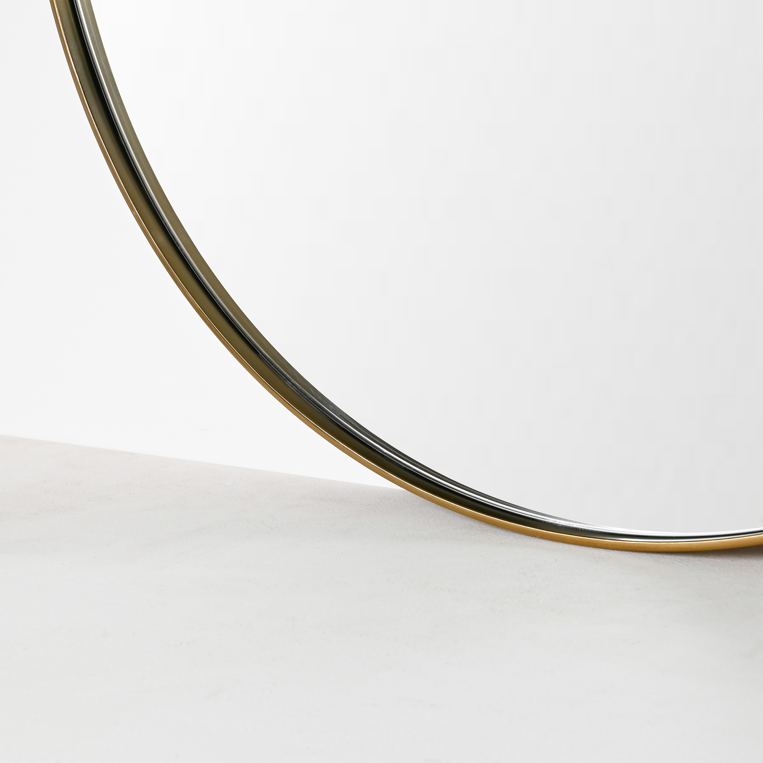Ludlow-Round-Steel-Wall-Mirror