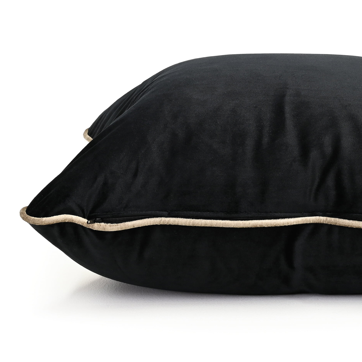 Roche-Square-Velvet-Cushion