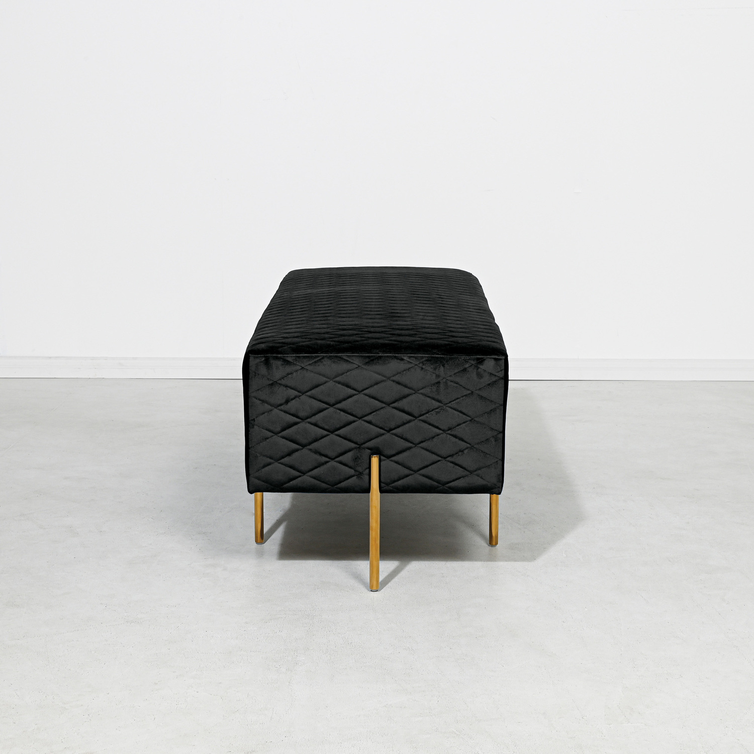 Pereira-Diamond-Quilted-Velvet-Ottoman-DDOCOCO