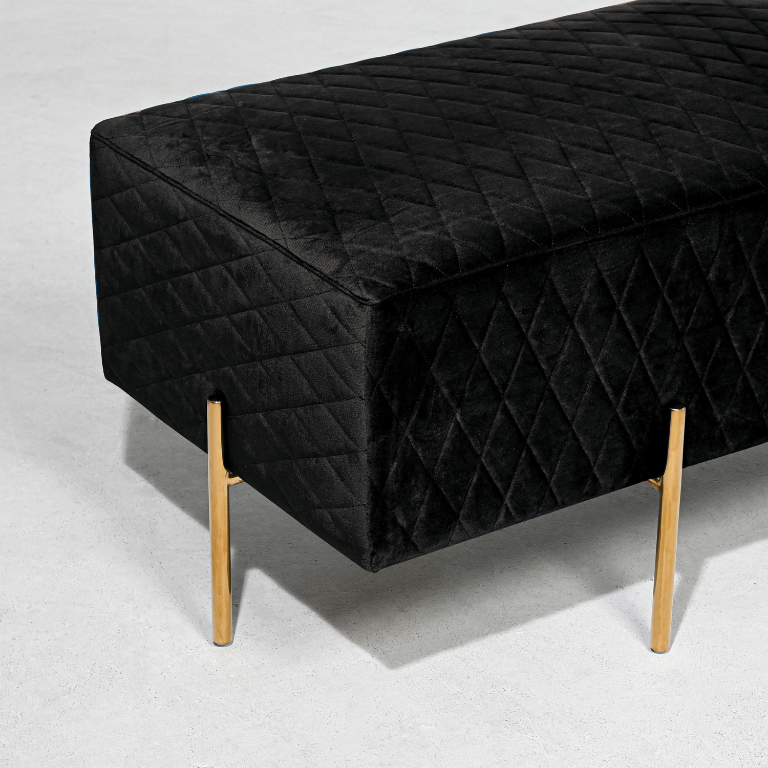 Pereira-Diamond-Quilted-Velvet-Ottoman-DDOCOCO