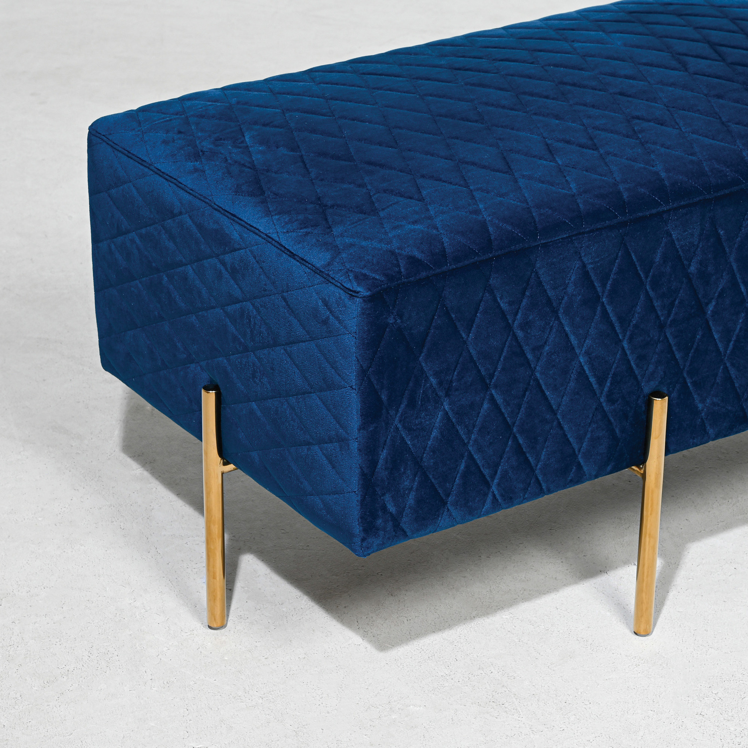 Pereira-Diamond-Quilted-Velvet-Ottoman-DDOCOCO